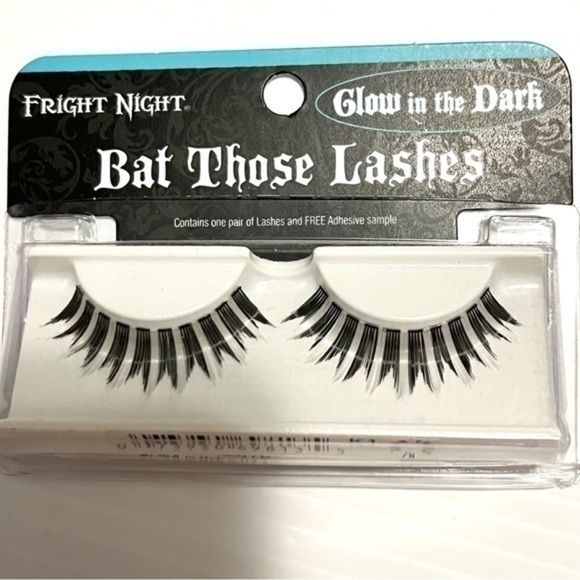 Ardell Fright Night Bat Those Lashes Bat Girl Halloween Black Glow in the Dark - Picture 1 of 3